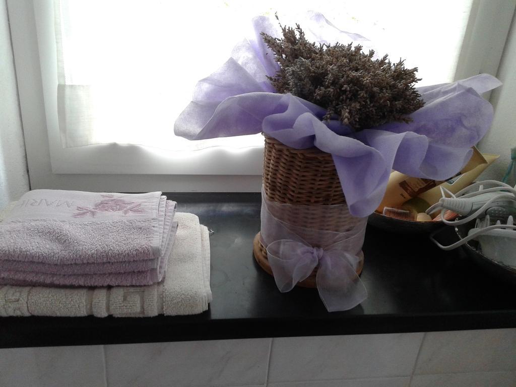 B&B I Glicini Vescina Bagian luar foto